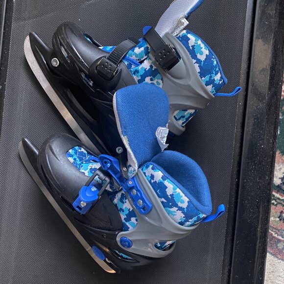 NWOT DBX ADJUSTABLE YOUTH SKATES sz 1-4 - Picture 1 of 5